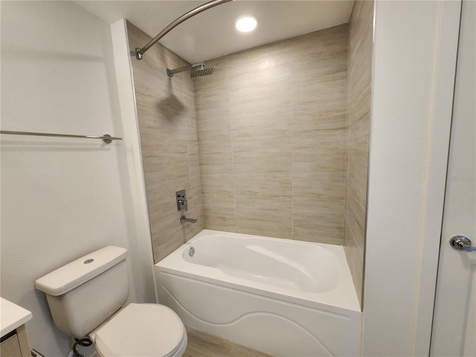 В аренду: $1,700 (2 спален, 2 ванн, 1023 Квадратных фут)
