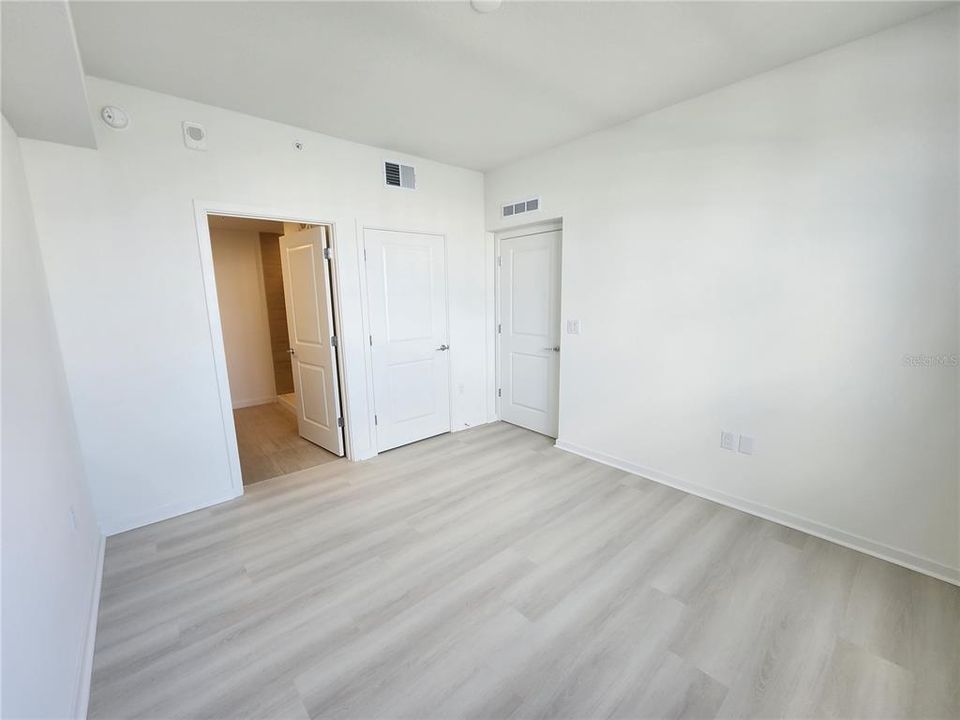 В аренду: $1,700 (2 спален, 2 ванн, 1023 Квадратных фут)