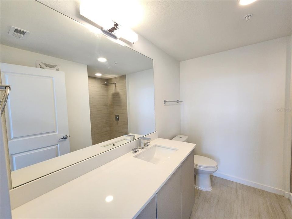 В аренду: $1,700 (2 спален, 2 ванн, 1023 Квадратных фут)