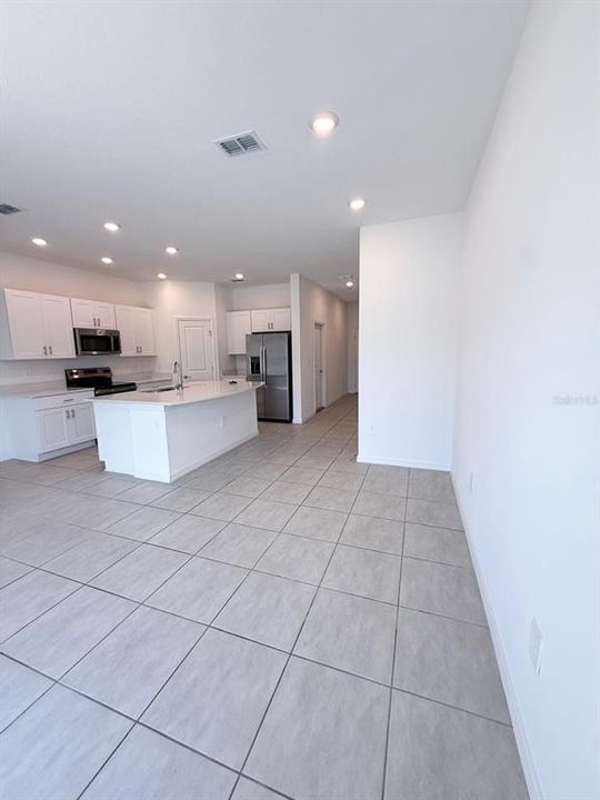 В аренду: $1,900 (3 спален, 2 ванн, 1407 Квадратных фут)