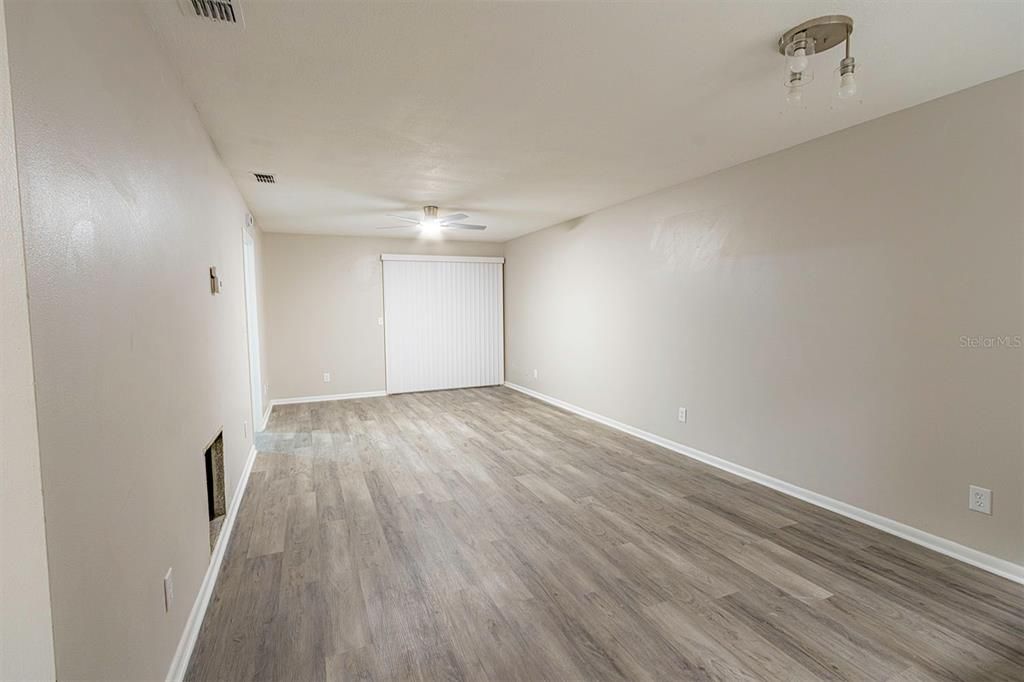 В аренду: $1,575 (2 спален, 2 ванн, 876 Квадратных фут)