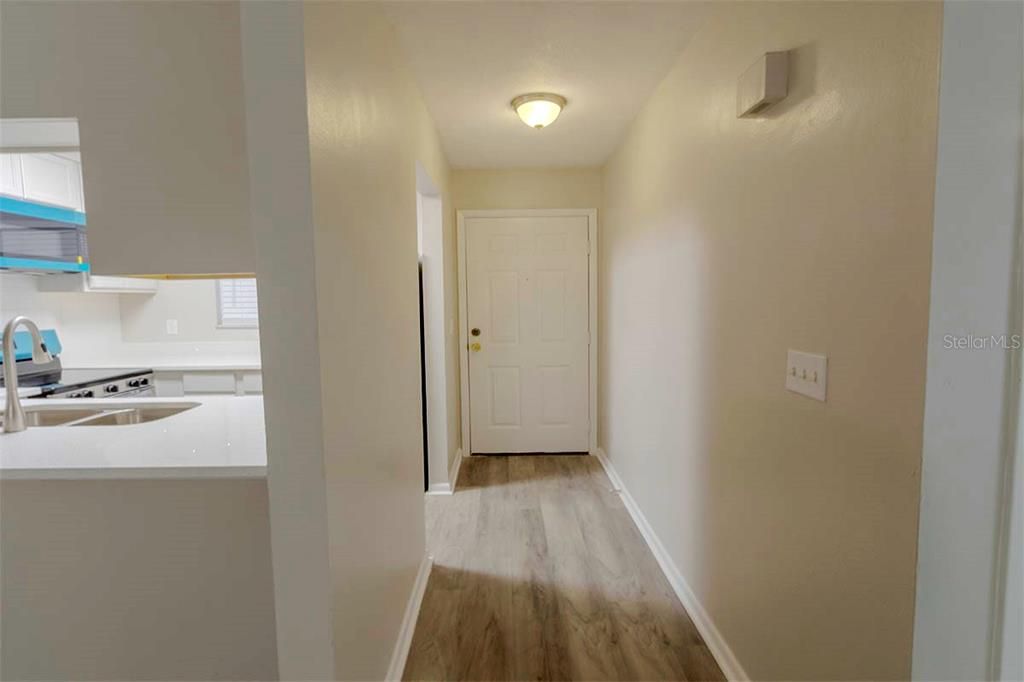 В аренду: $1,575 (2 спален, 2 ванн, 876 Квадратных фут)