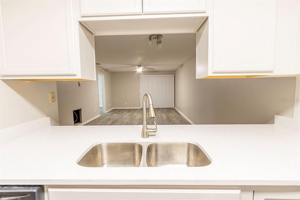 В аренду: $1,575 (2 спален, 2 ванн, 876 Квадратных фут)