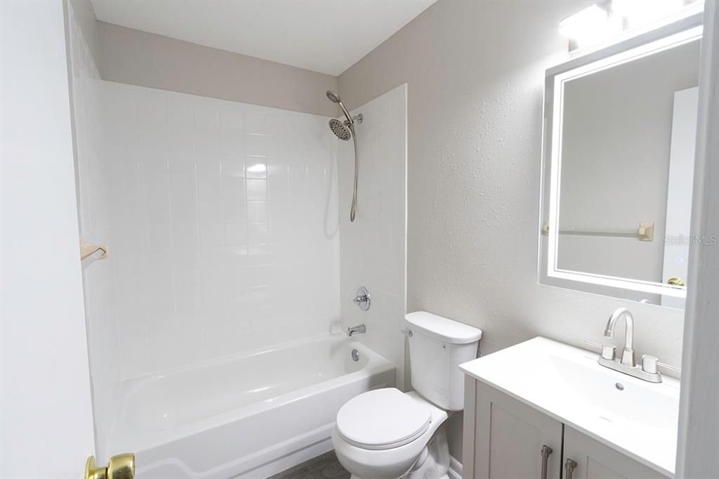 В аренду: $1,575 (2 спален, 2 ванн, 876 Квадратных фут)