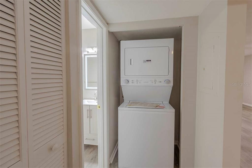 В аренду: $1,575 (2 спален, 2 ванн, 876 Квадратных фут)
