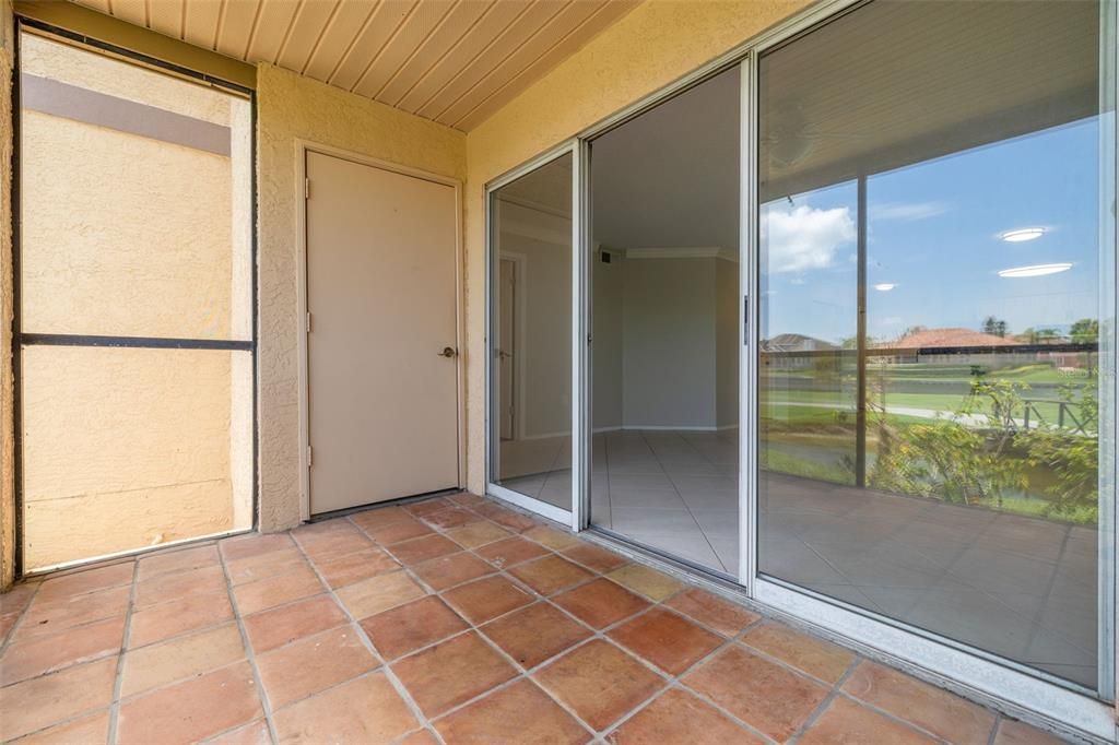На продажу: $214,900 (2 спален, 2 ванн, 984 Квадратных фут)