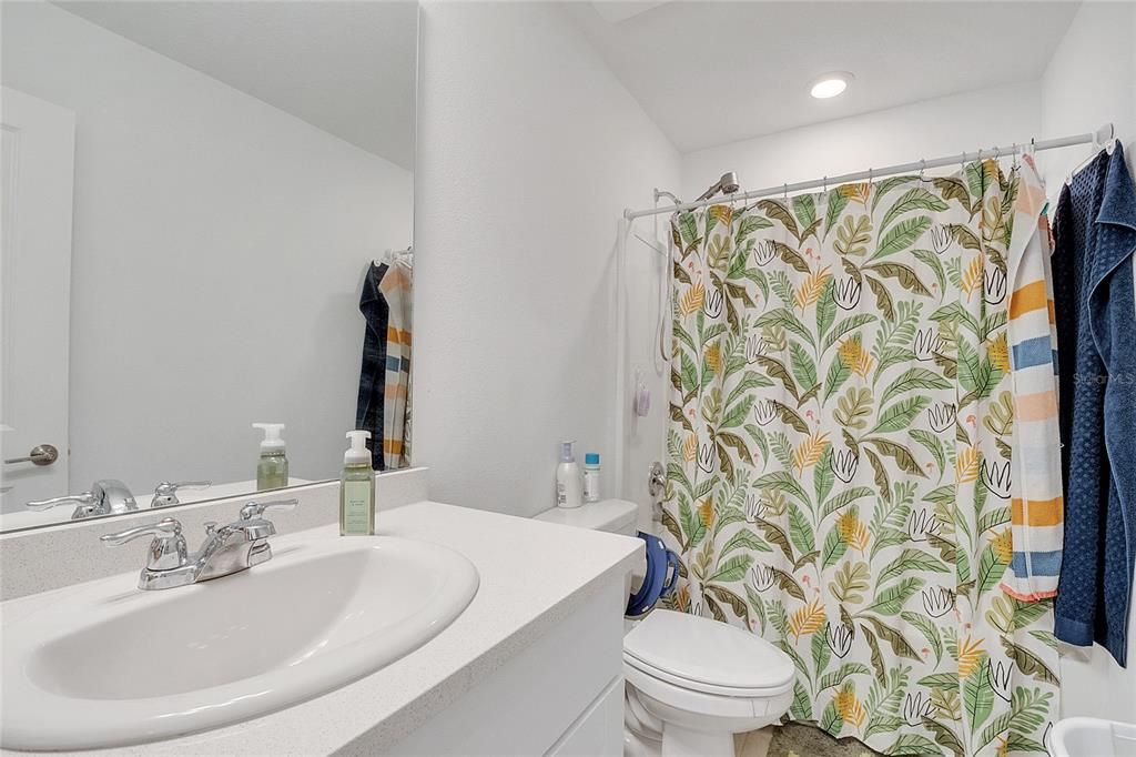 В аренду: $1,950 (3 спален, 2 ванн, 1365 Квадратных фут)