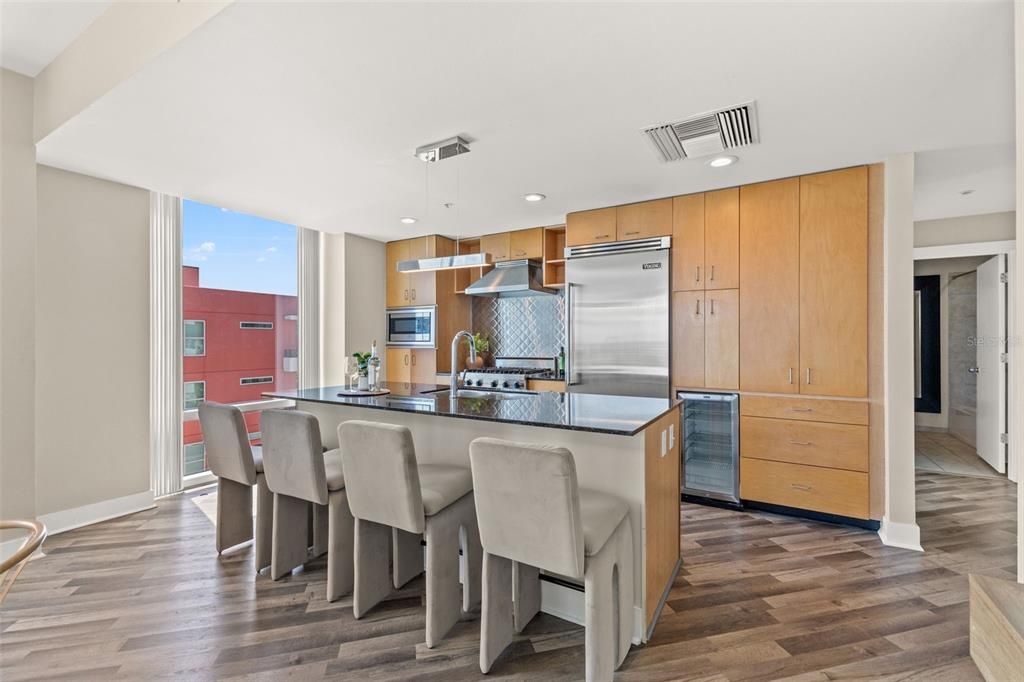 For Sale: $619,000 (2 beds, 2 baths, 1366 Square Feet)