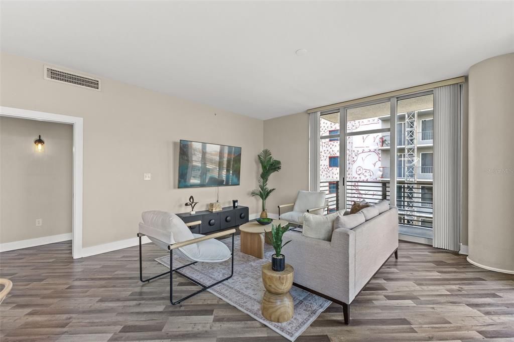 For Sale: $619,000 (2 beds, 2 baths, 1366 Square Feet)