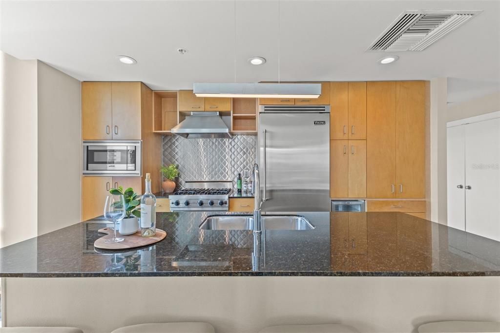 For Sale: $619,000 (2 beds, 2 baths, 1366 Square Feet)