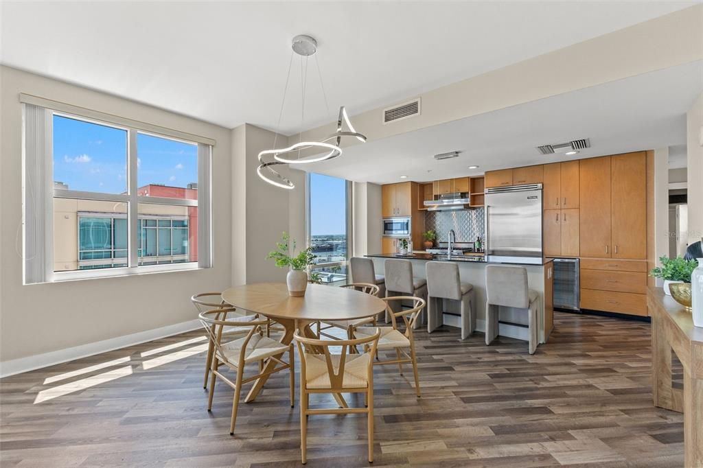 For Sale: $619,000 (2 beds, 2 baths, 1366 Square Feet)