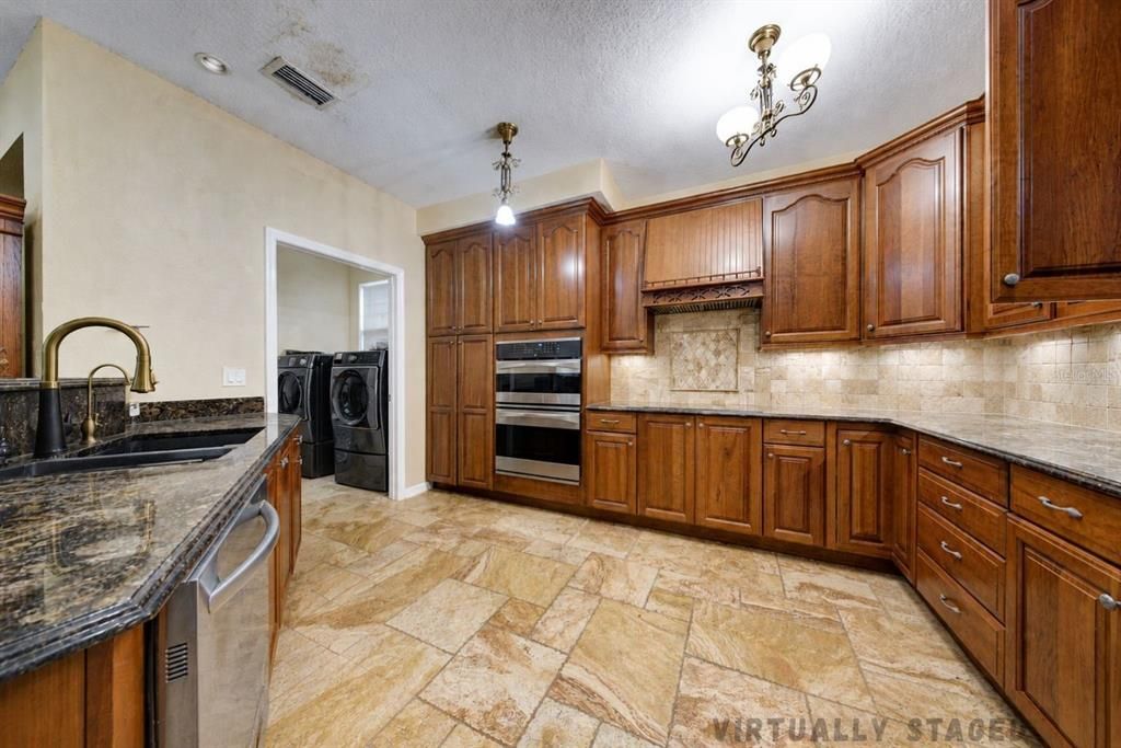 For Sale: $895,000 (4 beds, 2 baths, 2305 Square Feet)