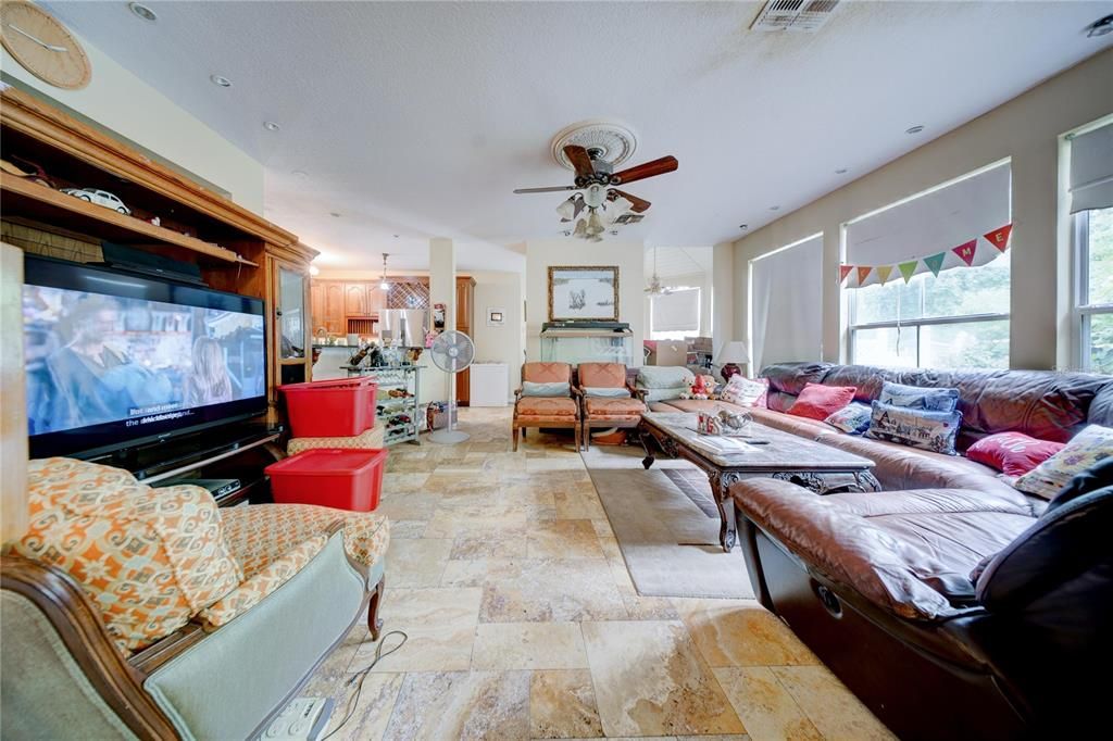 For Sale: $895,000 (4 beds, 2 baths, 2305 Square Feet)