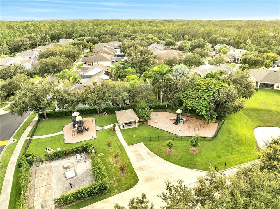 En Venta: $715,000 (3 camas, 2 baños, 2720 Pies cuadrados)