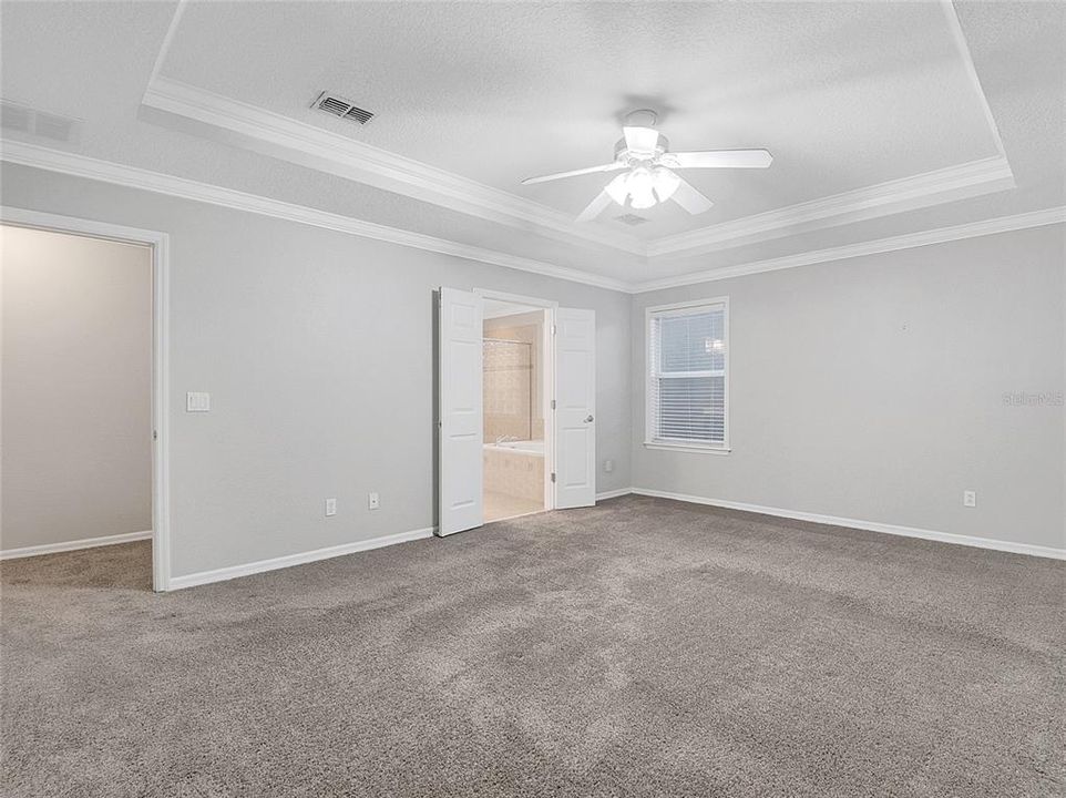 En Venta: $715,000 (3 camas, 2 baños, 2720 Pies cuadrados)
