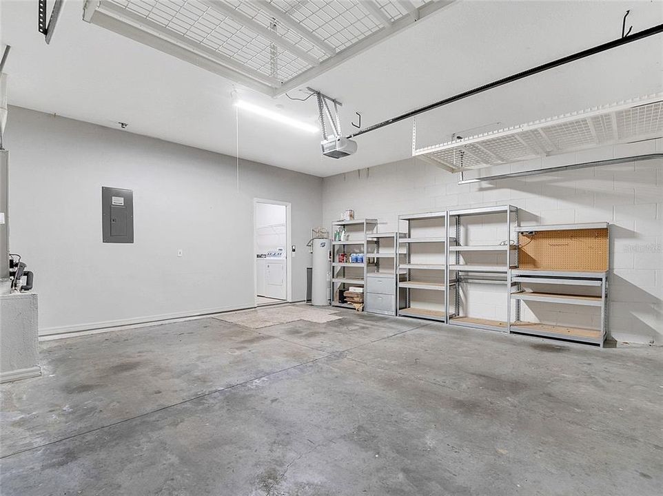 En Venta: $715,000 (3 camas, 2 baños, 2720 Pies cuadrados)