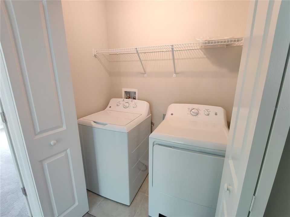 На продажу: $354,900 (3 спален, 2 ванн, 1568 Квадратных фут)