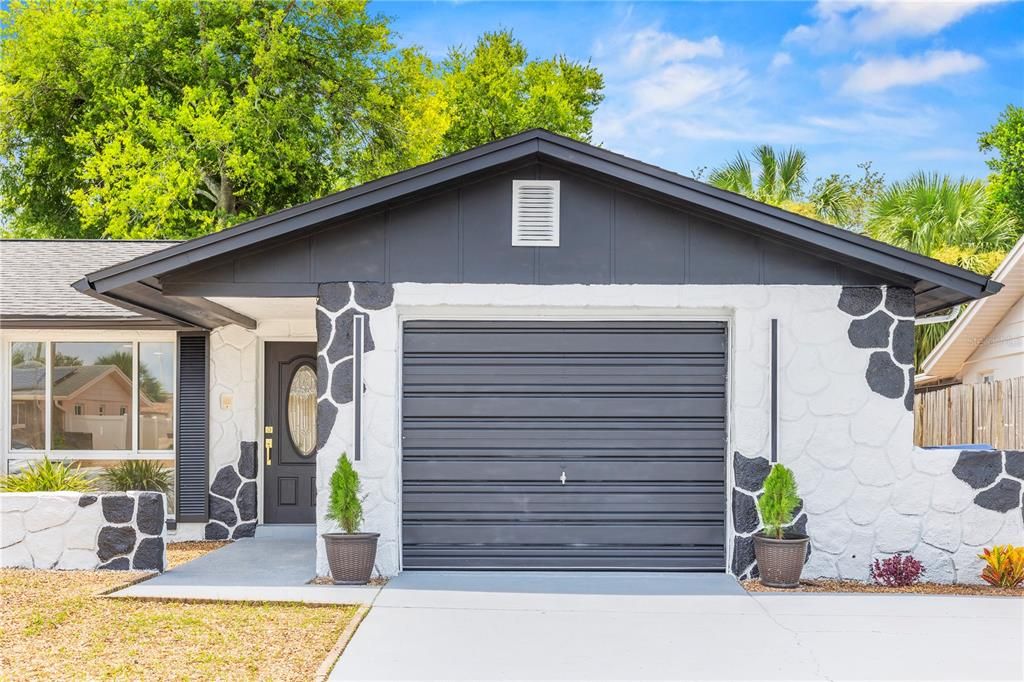 For Sale: $295,000 (3 beds, 2 baths, 1298 Square Feet)