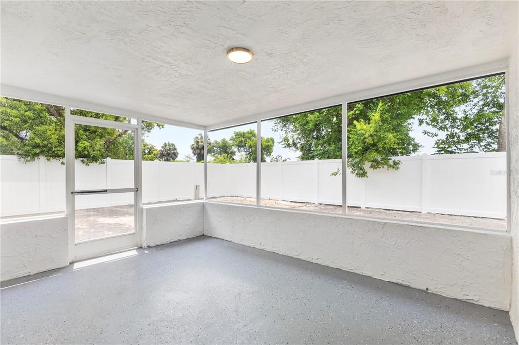 For Sale: $295,000 (3 beds, 2 baths, 1298 Square Feet)