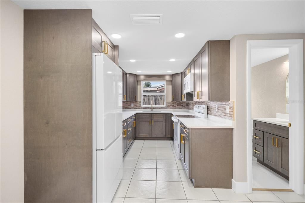 For Sale: $295,000 (3 beds, 2 baths, 1298 Square Feet)