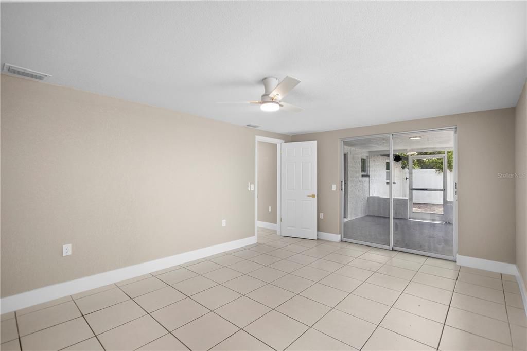 For Sale: $295,000 (3 beds, 2 baths, 1298 Square Feet)
