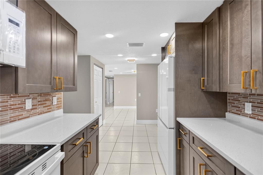 For Sale: $295,000 (3 beds, 2 baths, 1298 Square Feet)