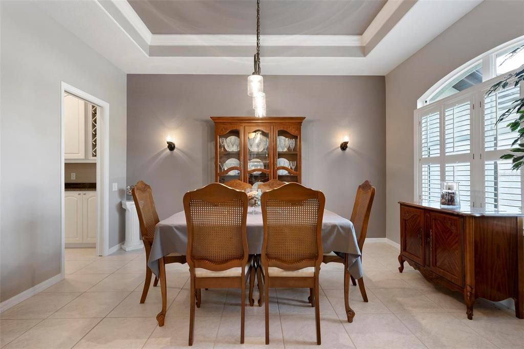 En Venta: $784,900 (4 camas, 3 baños, 2822 Pies cuadrados)