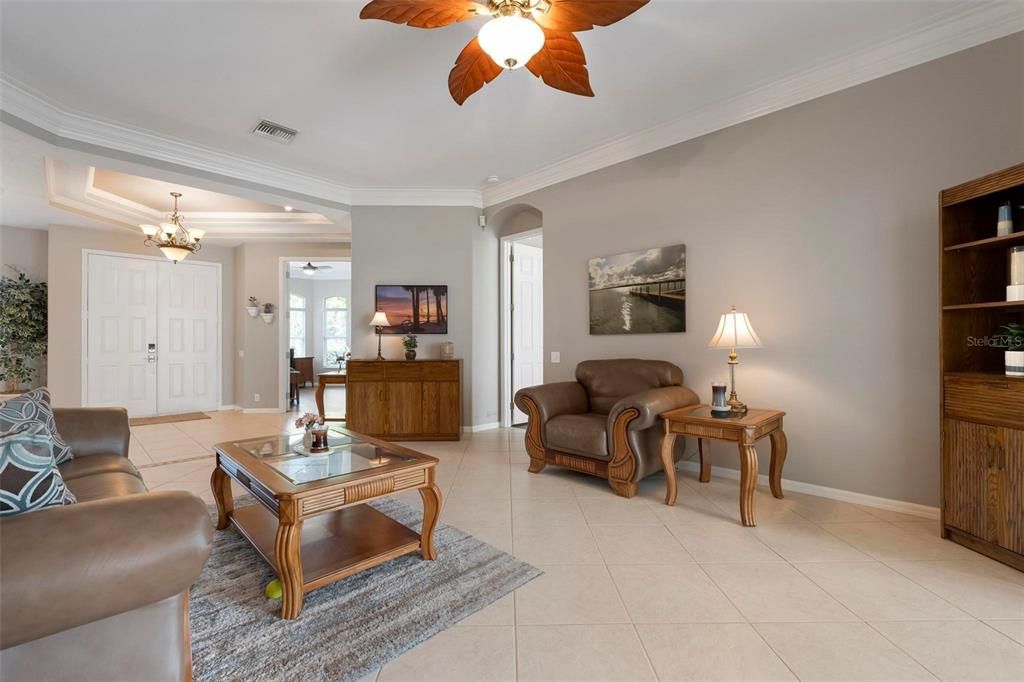En Venta: $784,900 (4 camas, 3 baños, 2822 Pies cuadrados)