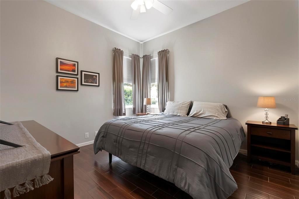 En Venta: $784,900 (4 camas, 3 baños, 2822 Pies cuadrados)