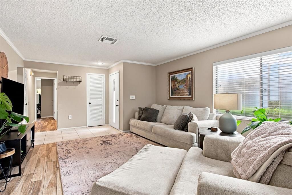 Active With Contract: $195,000 (2 beds, 2 baths, 1060 Square Feet)
