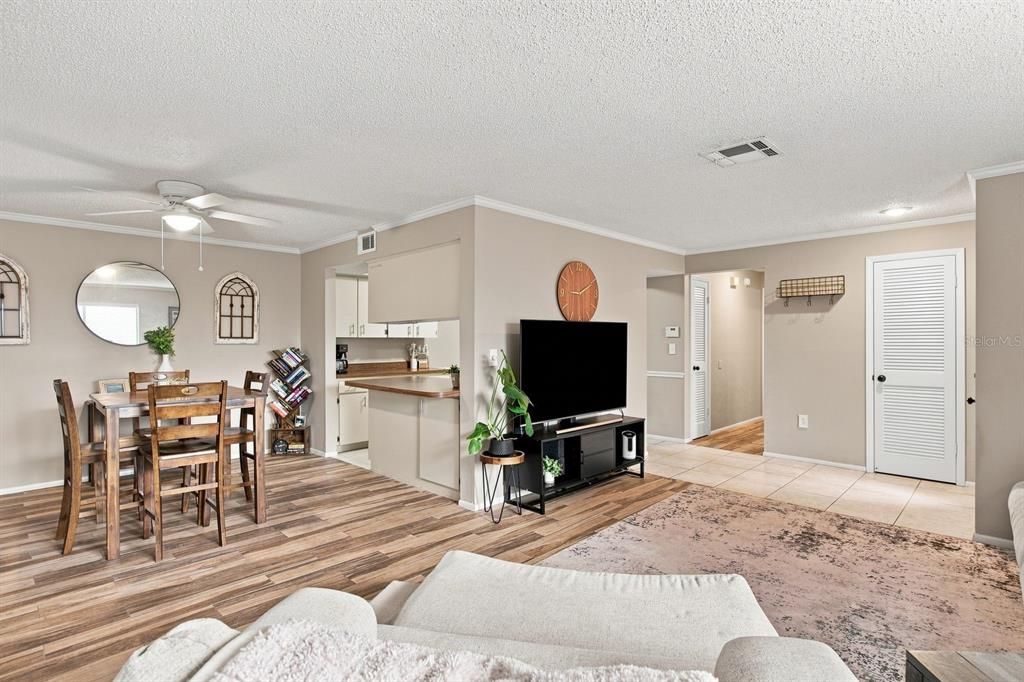 Active With Contract: $195,000 (2 beds, 2 baths, 1060 Square Feet)