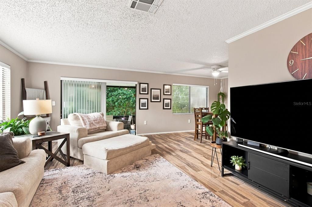 Active With Contract: $195,000 (2 beds, 2 baths, 1060 Square Feet)