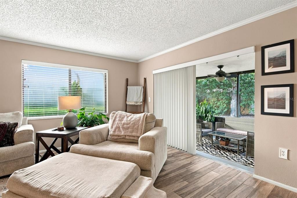 Active With Contract: $195,000 (2 beds, 2 baths, 1060 Square Feet)