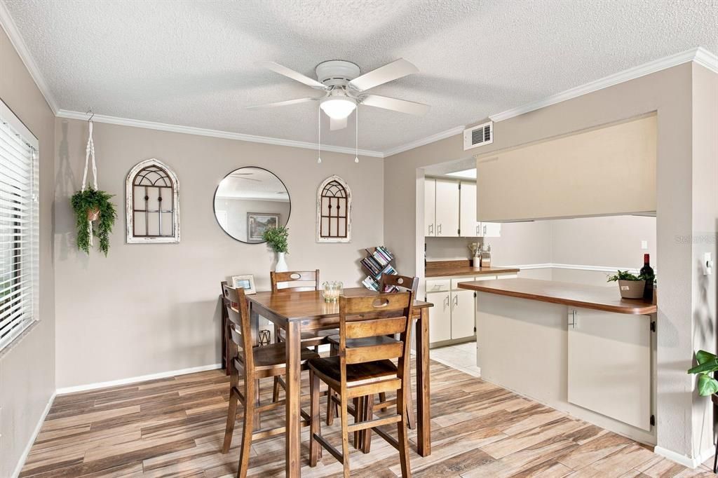 Active With Contract: $195,000 (2 beds, 2 baths, 1060 Square Feet)