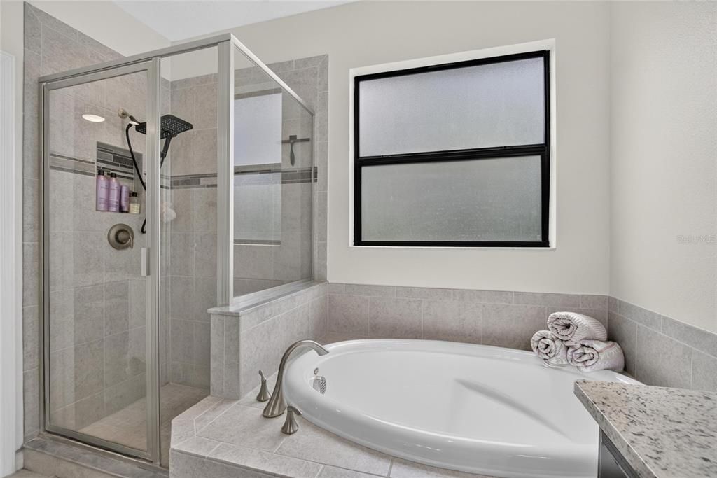 For Sale: $350,000 (3 beds, 2 baths, 1748 Square Feet)
