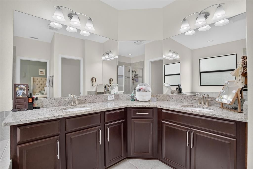 For Sale: $350,000 (3 beds, 2 baths, 1748 Square Feet)