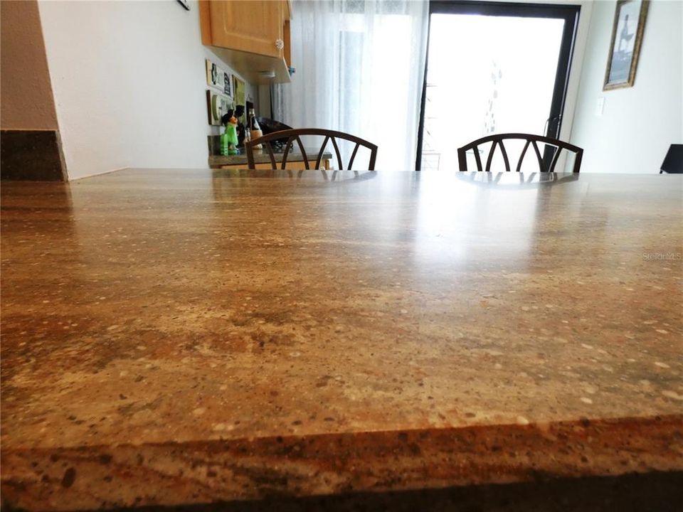 En Venta: $375,000 (3 camas, 3 baños, 1933 Pies cuadrados)
