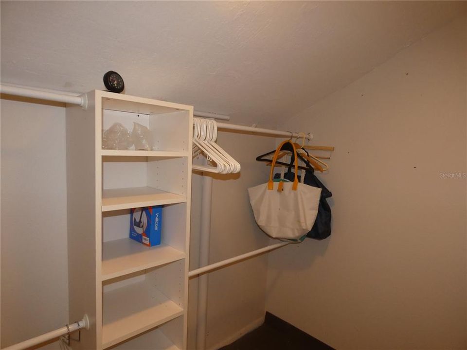 En Venta: $375,000 (3 camas, 3 baños, 1933 Pies cuadrados)