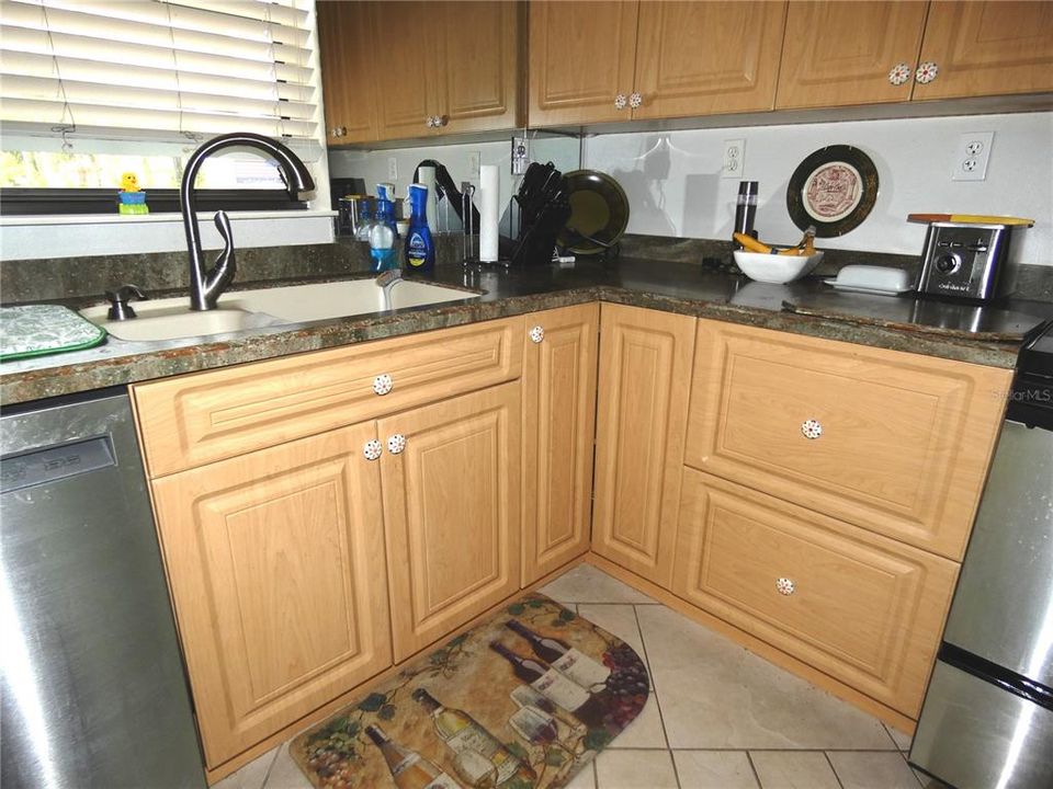 En Venta: $375,000 (3 camas, 3 baños, 1933 Pies cuadrados)