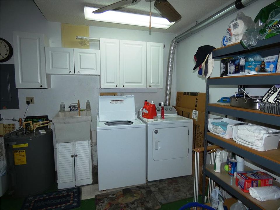 En Venta: $375,000 (3 camas, 3 baños, 1933 Pies cuadrados)
