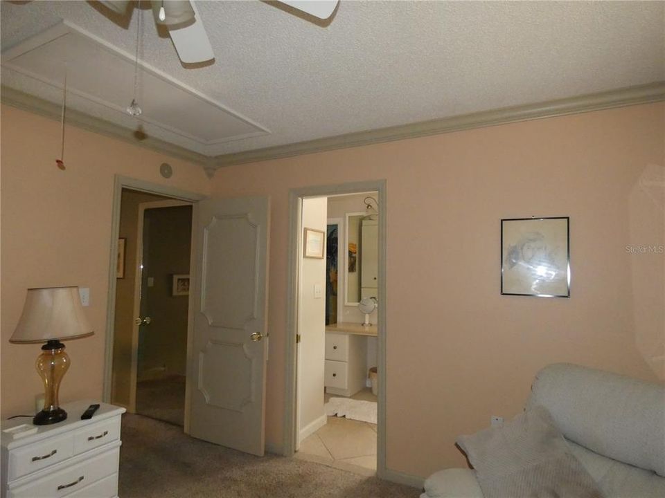 En Venta: $375,000 (3 camas, 3 baños, 1933 Pies cuadrados)