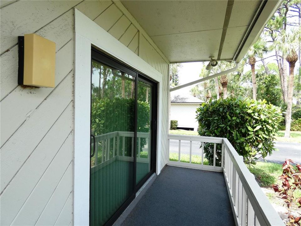 En Venta: $375,000 (3 camas, 3 baños, 1933 Pies cuadrados)