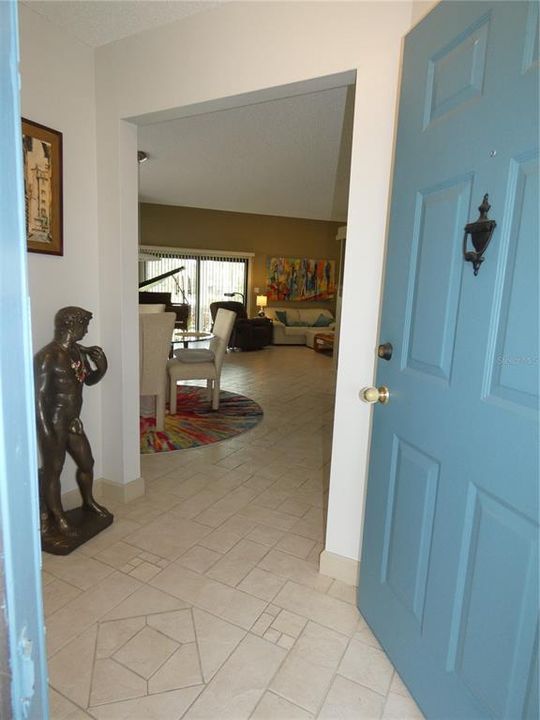 En Venta: $375,000 (3 camas, 3 baños, 1933 Pies cuadrados)