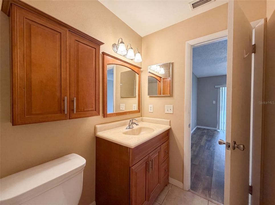 En Venta: $296,000 (2 camas, 2 baños, 987 Pies cuadrados)