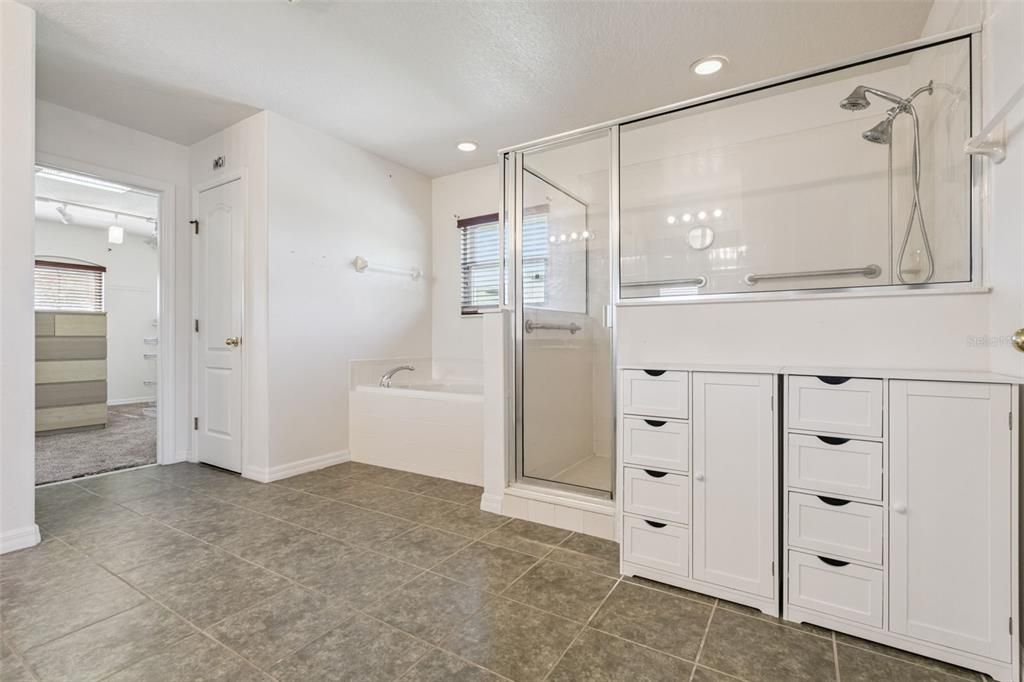 For Sale: $534,900 (4 beds, 2 baths, 3111 Square Feet)