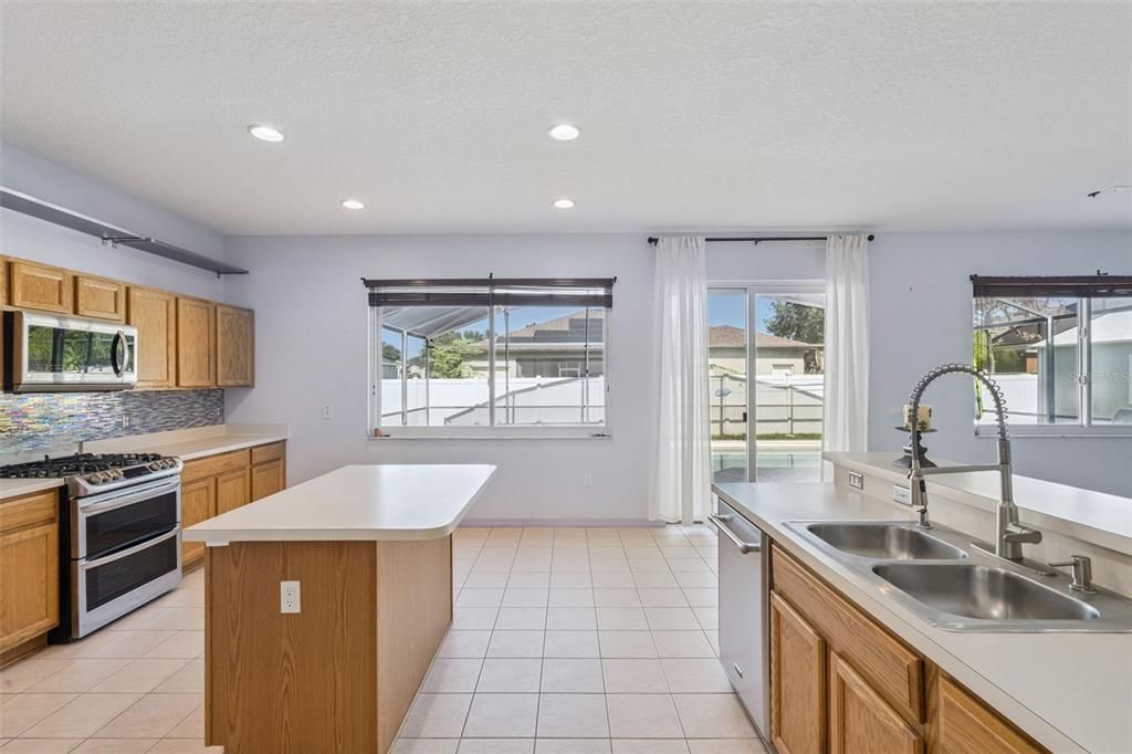 For Sale: $534,900 (4 beds, 2 baths, 3111 Square Feet)