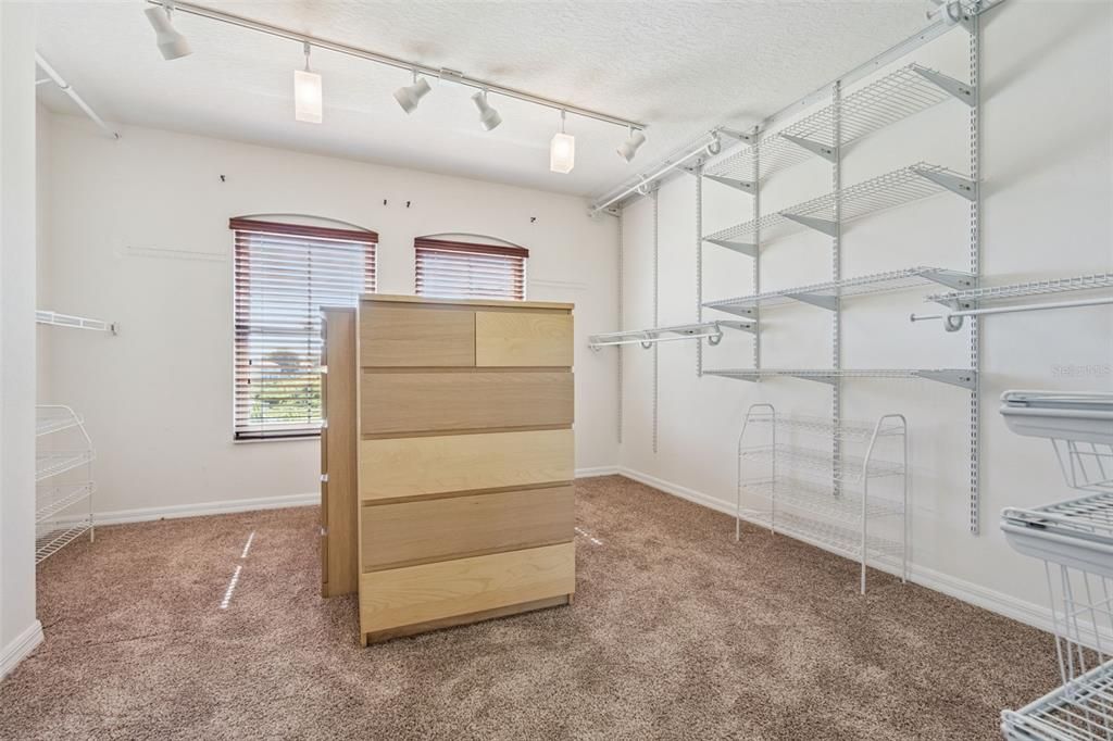 For Sale: $534,900 (4 beds, 2 baths, 3111 Square Feet)