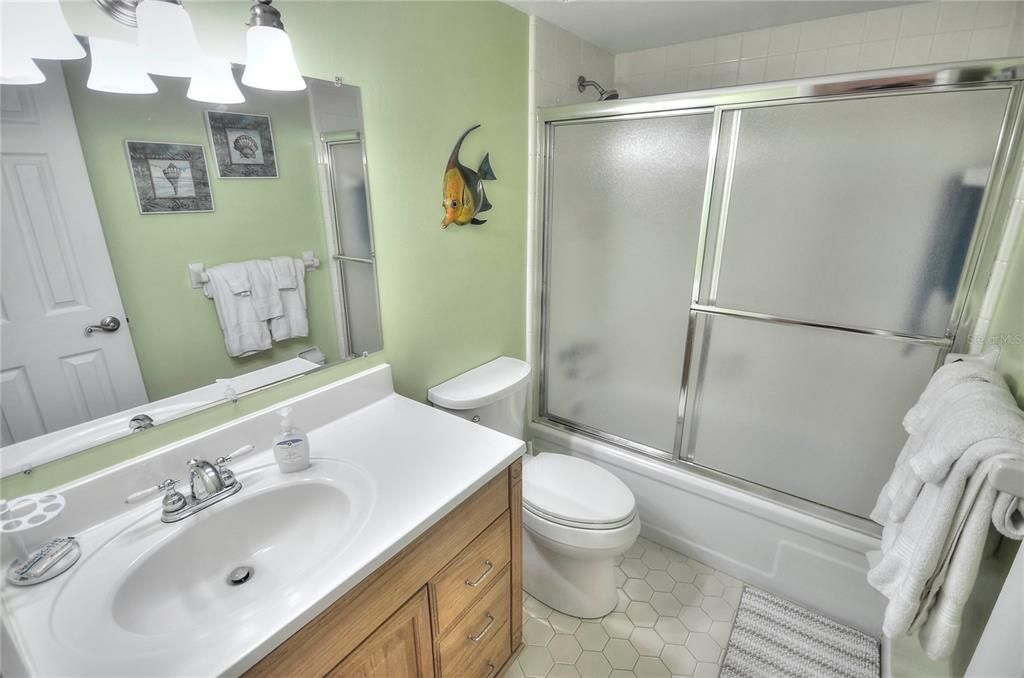 : $455,000 (2 beds, 2 baths, 966 Square Feet)