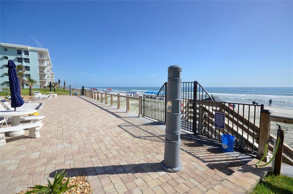 : $455,000 (2 beds, 2 baths, 966 Square Feet)