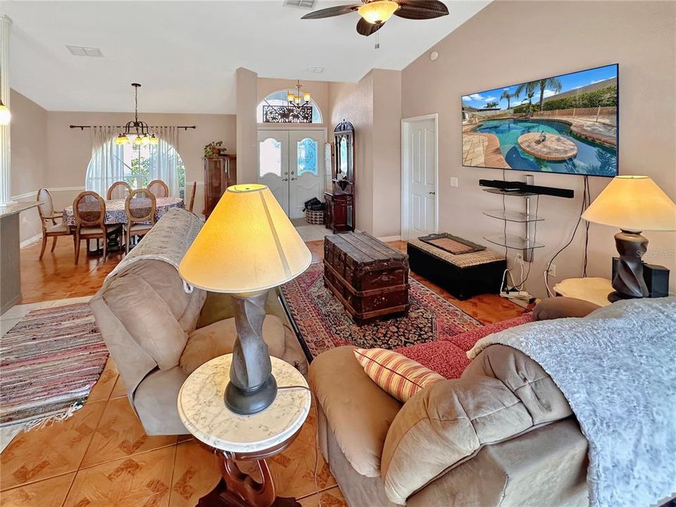 En Venta: $398,000 (3 camas, 2 baños, 1440 Pies cuadrados)